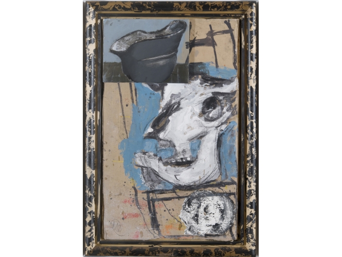 Stilleben mit Helm, 2011 % Technique mixte sur carton et toile sur bois <br/>100 x 62 cm<br/>ML 2044/00<br/><br/>Mixed media on cardboard and canvas on board<br/>100 x 62 cm<br/>ML 2044/00<br/><br/>