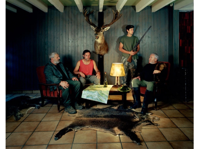 L’Album de famille – Episode du Cache-mari % Les Chasseurs camouflés du Vercors, 2009<br/>C-print<br/>134 x 107 cm<br /><br />