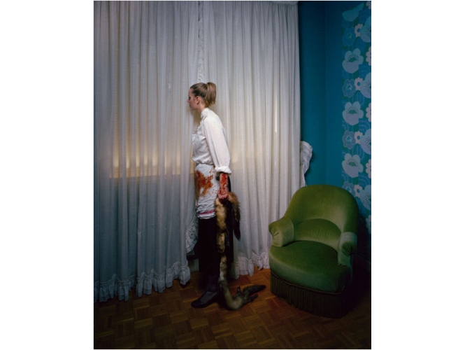 L’Album de famille – La remise des clefs % Juliette, 2010<br/>C-print<br/>134 x 107 cm<br /><br />