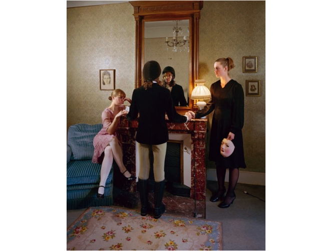 L’Album de famille – La remise des clefs % Le reflet, 2010<br/>C-print<br/>134 x 107 cm<br /><br />