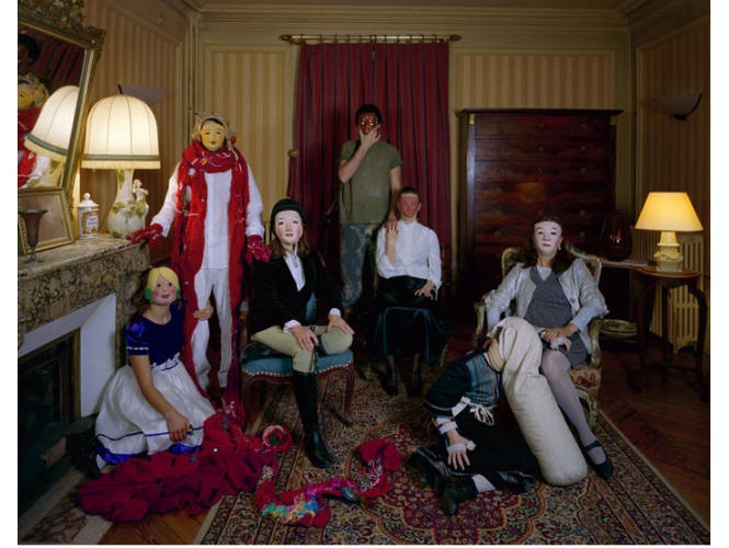 L’Album de famille – La remise des clefs % Mascarade, 2010<br/>C-print<br/>136 x 107 cm<br /><br />