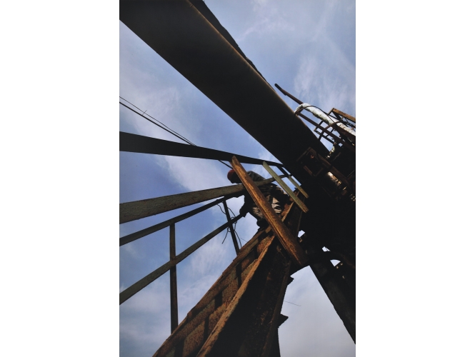 Untitled from the series ‘Promzona, 2011’ % Photographie couleur<br/>Color photography<br/>190 x 125 cm<br/>Edition: 5<br/>© Rebecca Fanuele<br/><br/>