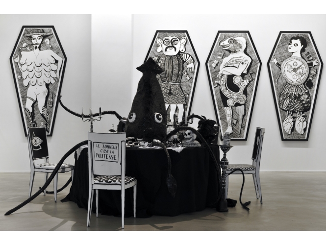Vue de l’exposition / Exhibition view, 2011 % "Le Gun and The Black Squid - La Catastrophe", Galerie Suzanne Tarasieve / LOFT 19<br/>Photo: Rebecca Fanuele<br/><br/>