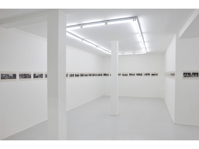 Vue de l’exposition / Exhibition view, 2012 % "Tea, Coffee, Cappuccino, 2000-2010", Galerie Suzanne Tarasieve, Paris<br/>Photo: Rebecca Fanuele<br/><br/>