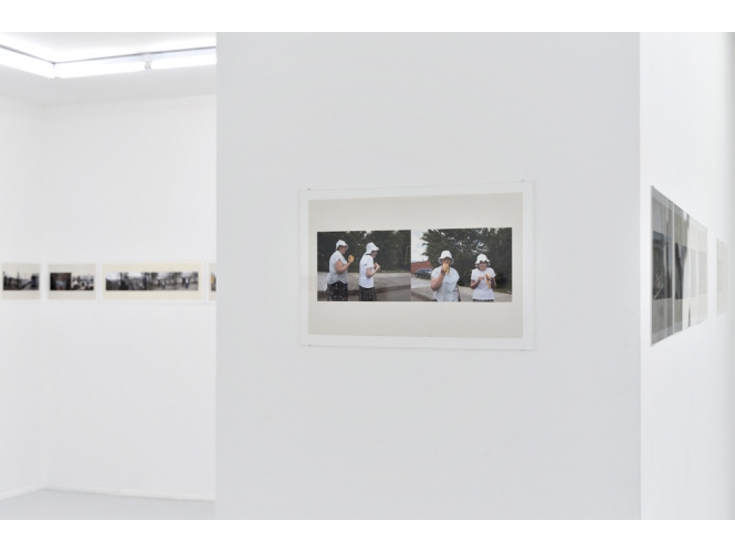 Vue de l’exposition / Exhibition view, 2012 % "Tea, Coffee, Cappuccino, 2000-2010", Galerie Suzanne Tarasieve, Paris<br/>Photo: Rebecca Fanuele<br/><br/>