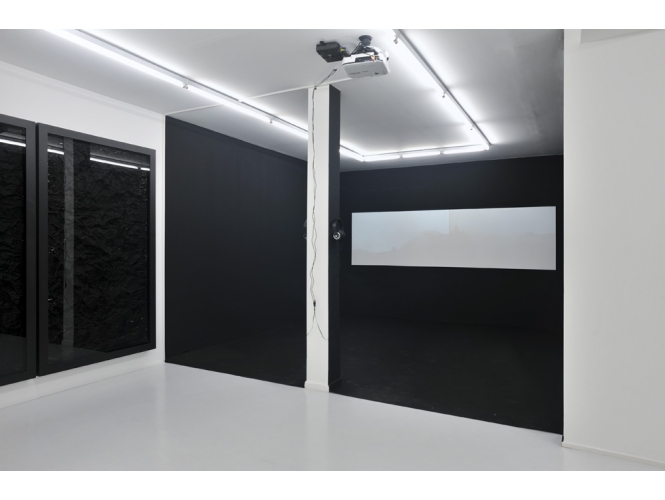 Vue de l’exposition / Exhibition view, 2012 % Galerie Suzanne Tarasieve, Paris<br/>© Rebecca Fanuele<br/><br/>