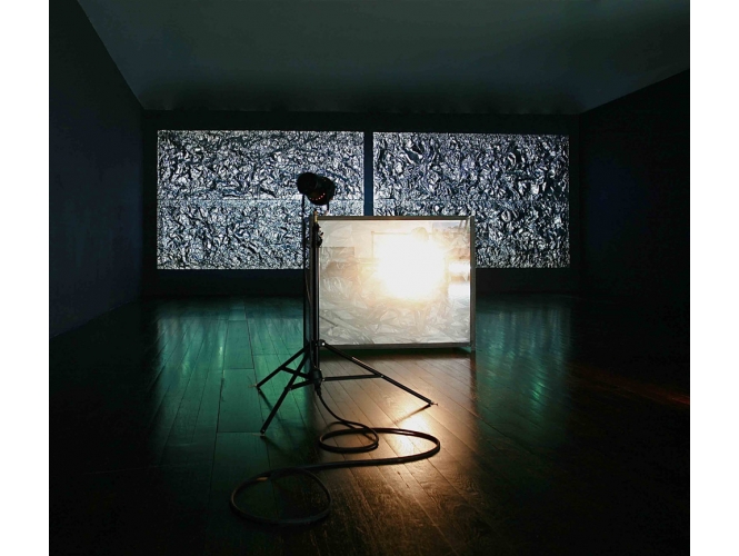 Salon noir, 2010 % Video installation, Musée d’art contemporain du Val de Marne MAC/VAL 2010, Vitry-sur-Seine, France<br/><br/>