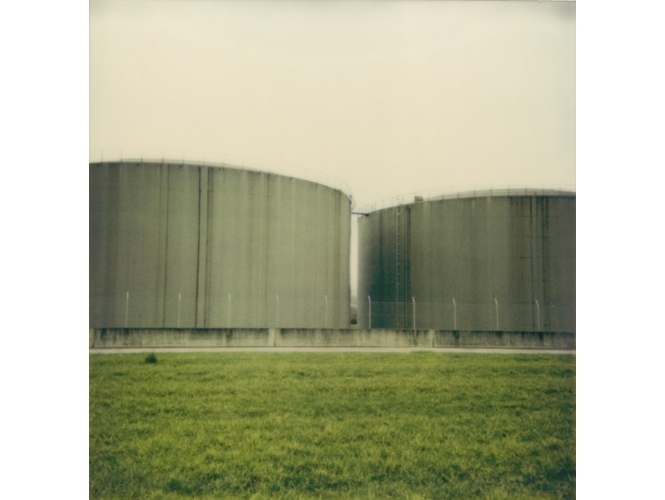 Sans titre (citerne II) 2004-2013 % Ilfordchrome sur aluminium<br/>Ilfordchrome on aluminium<br/>113 x 110 cm<br/>Edition: 3 copies<br/>PSC-04-08<br/><br/>