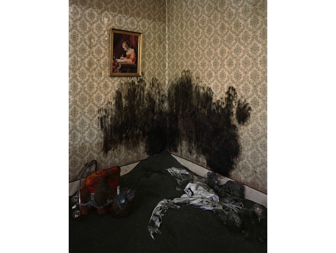 Faire la jeune fille. Série ‘Le Pays d’en Bas’, 2011 % Tirage sur papier FineArt d'après plan-film, contre collage sur Dibon<br/>162,5 x 132,5 x 10 cm <br/>(64 x 52 1/8 x 3 7/8 in.) encadré<br /><br />