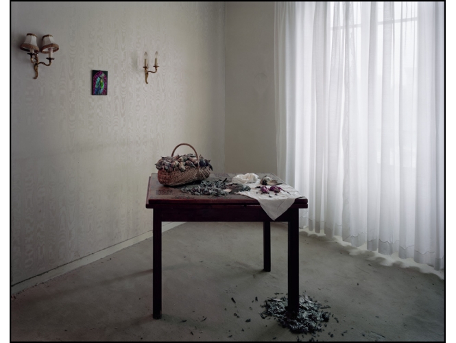 La Cueillette – Série ‘Le Pays d’en Bas’, 2013 % Tirage sur papier FineArt d'après plan-film, contre collage sur Dibon<br/>132,5 x 162,5 x 10 cm <br/>(52 1/8 x 64 x 3 7/8 in.) encadré<br /><br />