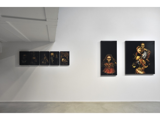 Vue de l’exposition / Exhibition view, 2012 % "Entanglement", Galerie Suzanne Tarasieve / LOFT 19, Paris<br/>Photo: Rebecca Fanuele<br/><br/>