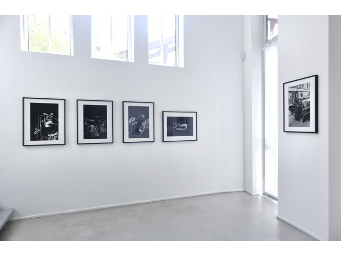 Vue d’exposiion / Exhibition view, 2012 % "FOREVER YOUNG", Galerie Suzanne Tarasieve / LOFT 19, Paris<br/>Photo: Rebecca Fanuele<br/><br/>