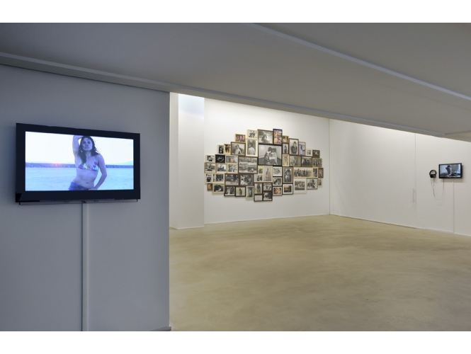 Vue de l’exposition / Exhibition view, 2012 % "SUMMER CAMPS, American dreams of adolescence", Galerie Suzanne Tarasieve / LOFT 19, Paris<br/>Curator: Marie Maertens<br/>Photo: Rebecca Fanuele<br/><br/>