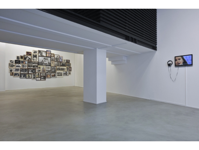 Vue de l’exposition / Exhibition view, 2012 % "SUMMER CAMPS, American dreams of adolescence", Galerie Suzanne Tarasieve / LOFT 19, Paris<br/>Curator: Marie Maertens<br/>Photo: Rebecca Fanuele<br/><br/>