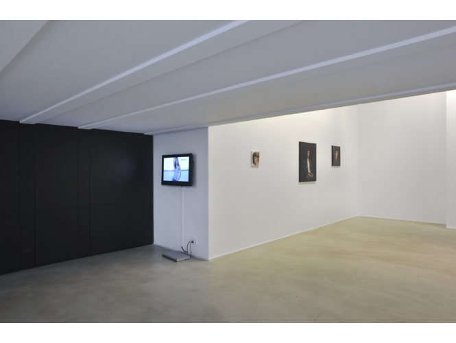 Vue de l’exposition / Exhibition view, 2012 % "SUMMER CAMPS, American dreams of adolescence", Galerie Suzanne Tarasieve / LOFT 19, Paris<br/>Curator: Marie Maertens<br/>Photo: Rebecca Fanuele<br/><br/>