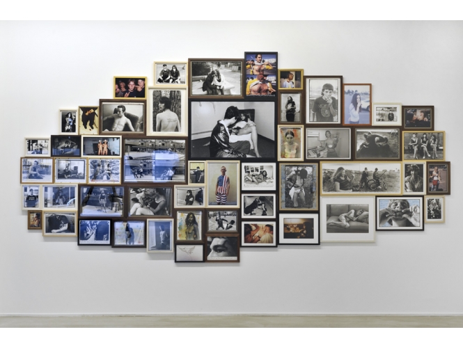 Ed Templeton, « Strange New Youth », 2012 % 53 works: <br/>493.4 cm x 243.2 cm<br/><br/>Vue de l'exposition / Exhibition view, "SUMMER CAMPS, American dreams of adolescence", Galerie Suzanne Tarasieve / LOFT 19, Paris, 2012<br/>Curator: Marie Maertens<br/>© Rebecca Fanuele<br/><br/>