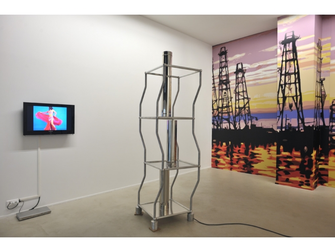 Vue de l’exposition / Exhibition view, 2009 % "Funkypipe", Galerie Suzanne Tarasieve / LOFT 19, Paris<br/>Photo: Rebecca Fanuele<br/><br/>