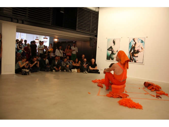 JERK OFF Festival alternatif % Galerie Suzanne Tarasieve / LOFT 19, Paris <br/>Photo: Marty de Montereau<br/><br/>