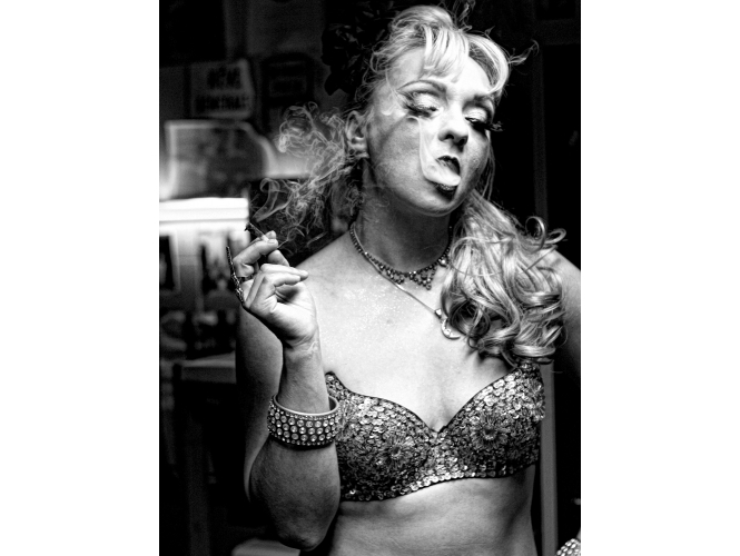 Julie Atlas Muz, Théâtre de la Cité, Paris, 2011 % C-print<br/>90 x 60 cm<br/>Edition : 5 <br/><br/>