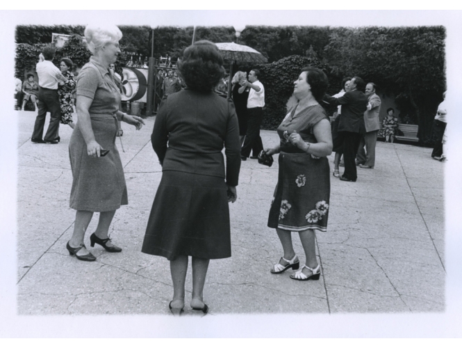 Boris Mikhaïlov, Untitled from the series ‘Dance’, 1978 % Tirage argentique noir & blanc, vintage / Black & white silver print, vintage<br/>Ed: 7<br/>16,7 x 25,5 cm  <br/>(6 5/8 x 10 in.)<br/><br/>