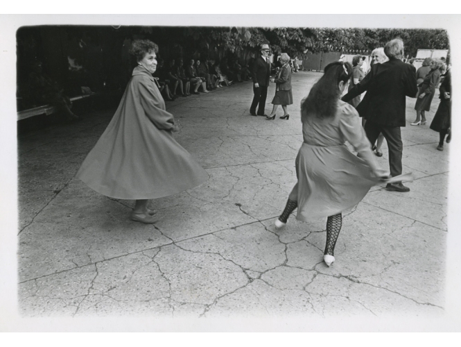 Boris Mikhaïlov, Untitled from the series ‘Dance’, 1978 % Tirage argentique noir & blanc, vintage / Black & white silver print, vintage<br/>Ed: 7<br/>16,7 x 25,5 cm  <br/>(6 5/8 x 10 in.)<br/><br/>