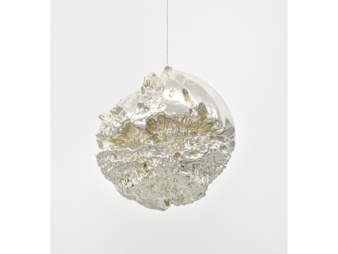 Point 5, 2019 % Plastique, peinture chromée / Plastic, chrome paint<br/>30 x 30 cm  <br/>(11 3/4 x 11 3/4 in.)<br/></br>