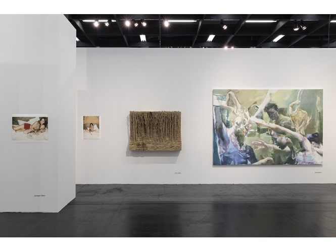Vue du stand / View of the exhibition % Photo : Rebecca Fanuele<br/></br>